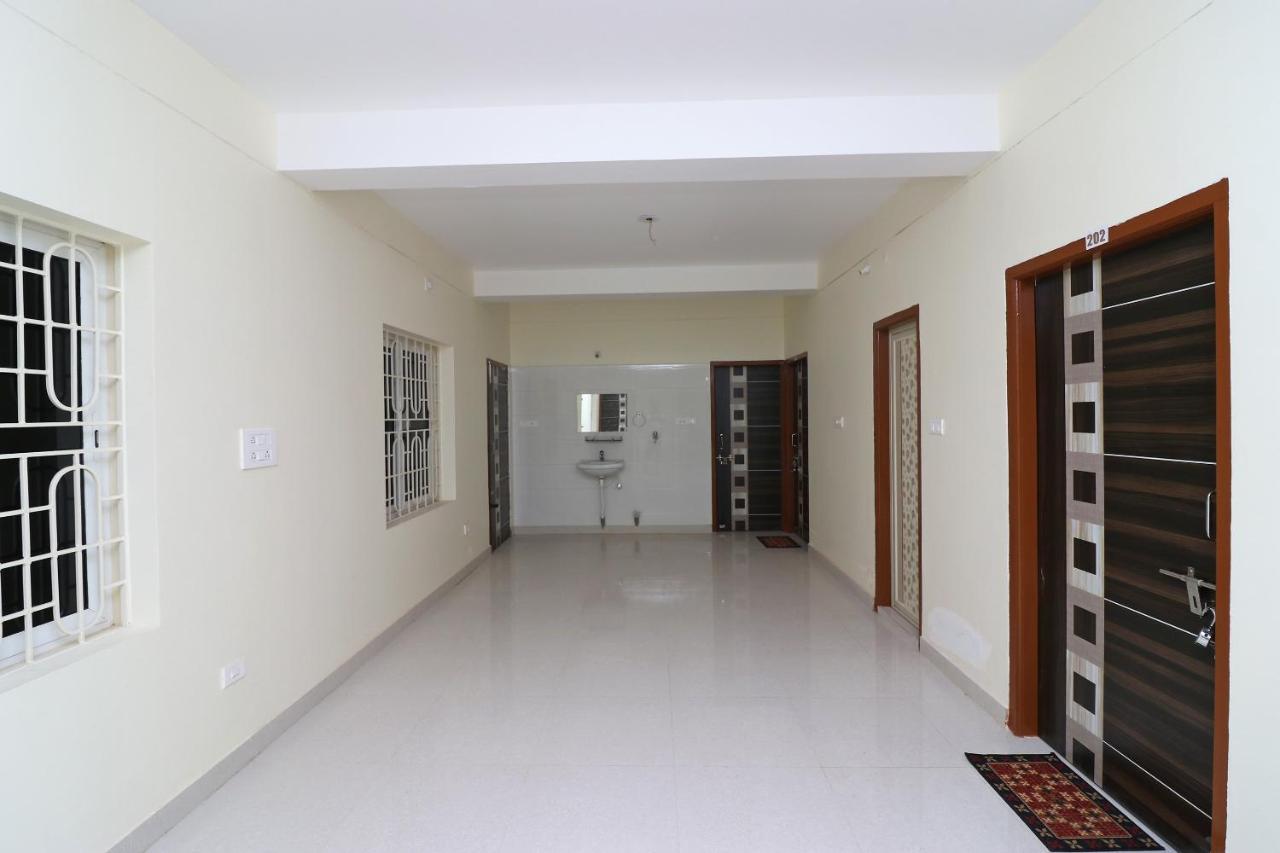 Oyo Hotel Ayush Palace Katak Exteriér fotografie