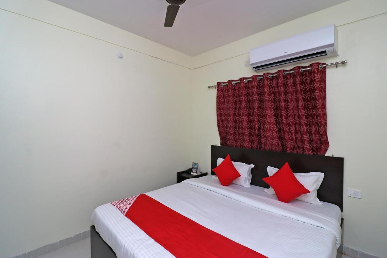 Oyo Hotel Ayush Palace Katak Exteriér fotografie