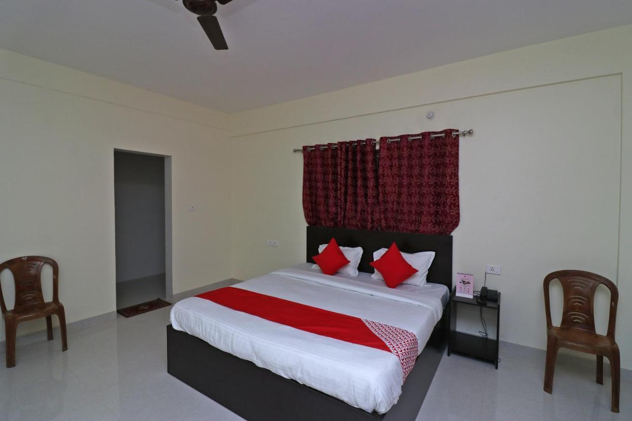 Oyo Hotel Ayush Palace Katak Exteriér fotografie