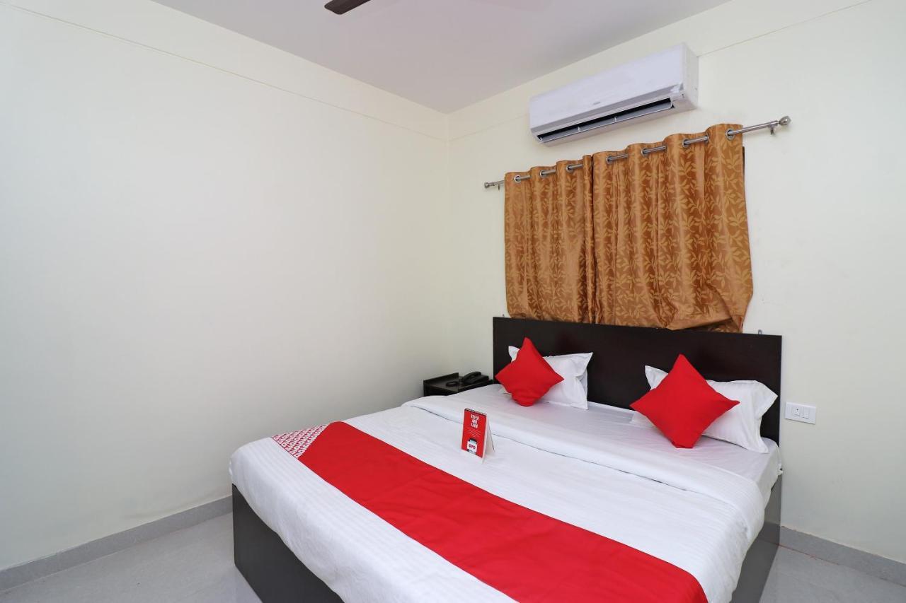 Oyo Hotel Ayush Palace Katak Exteriér fotografie