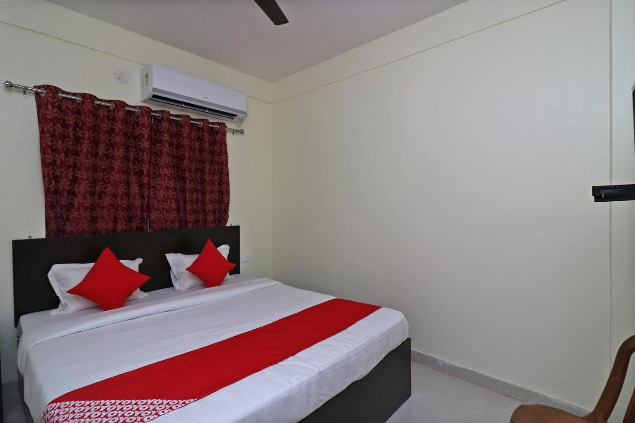 Oyo Hotel Ayush Palace Katak Exteriér fotografie