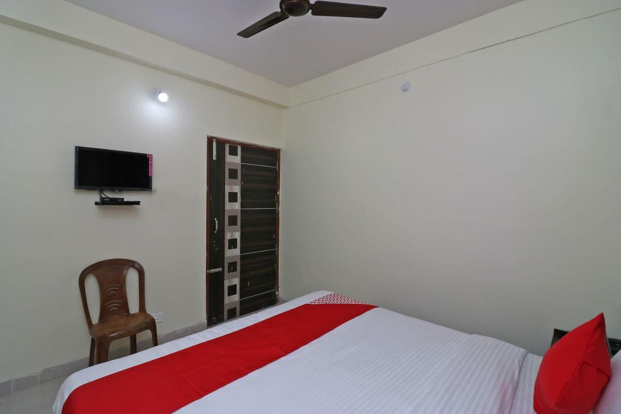 Oyo Hotel Ayush Palace Katak Exteriér fotografie