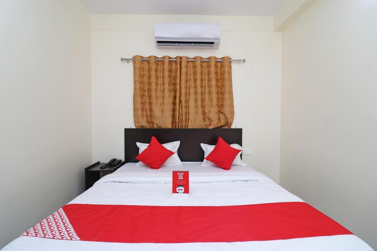 Oyo Hotel Ayush Palace Katak Exteriér fotografie